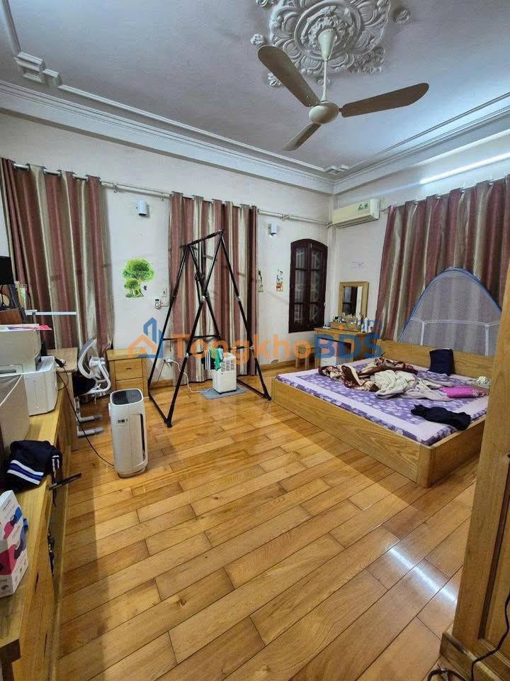 Nhà Lô Góc Nguyễn Chí Thanh, Đống Đa - 52m² x 5 Tầng, Ô Tô Vào Nhà - 31 Tỷ