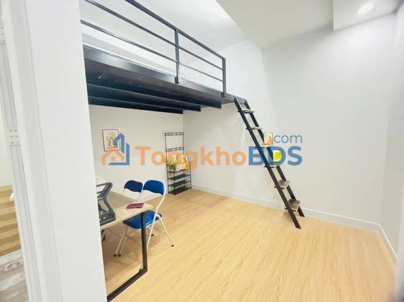 Phòng Gác Trọ 18m² Phạm Văn Chí, Q6 - Giá 4.4 Triệu, Sẵn Sàng Ở Ngay!