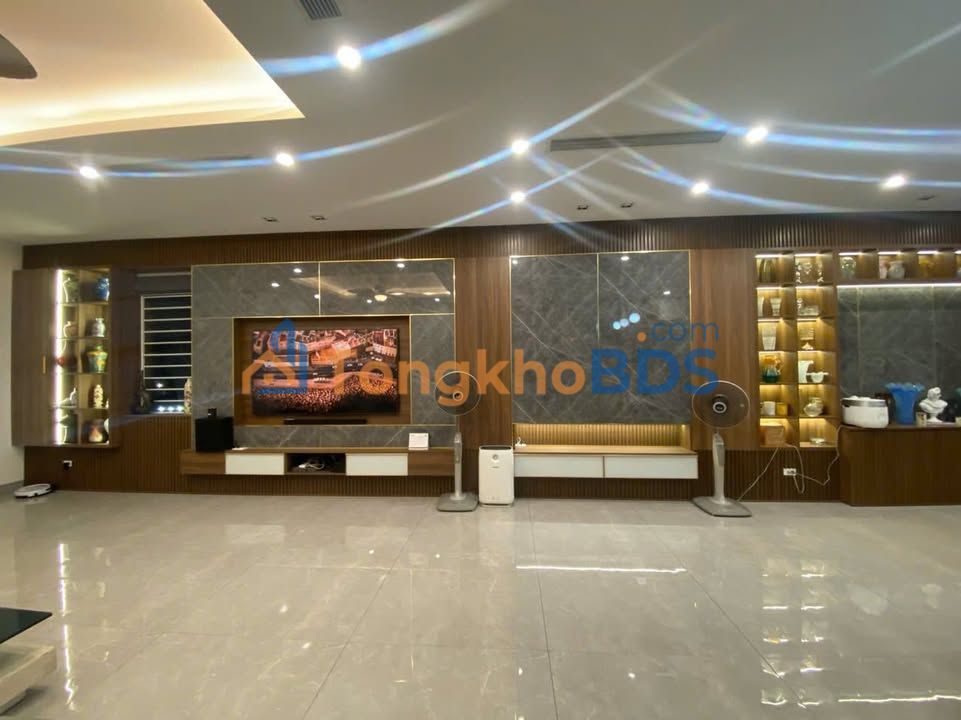 Nhà Phố Mặt Tiền Lê Lợi, Bắc Giang - 137m² Kinh Doanh, 4 Tầng Thang Máy