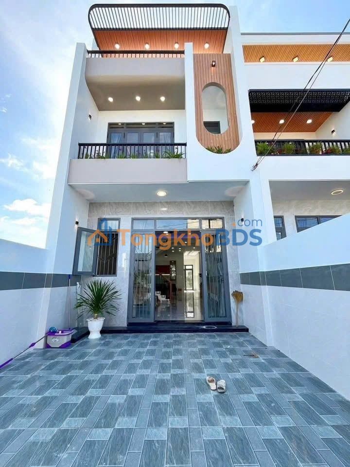 Nhà Phố Biên Hòa 120m² - Sổ Hồng Riêng, Ô Tô Tới Cửa - 2.4 Tỷ