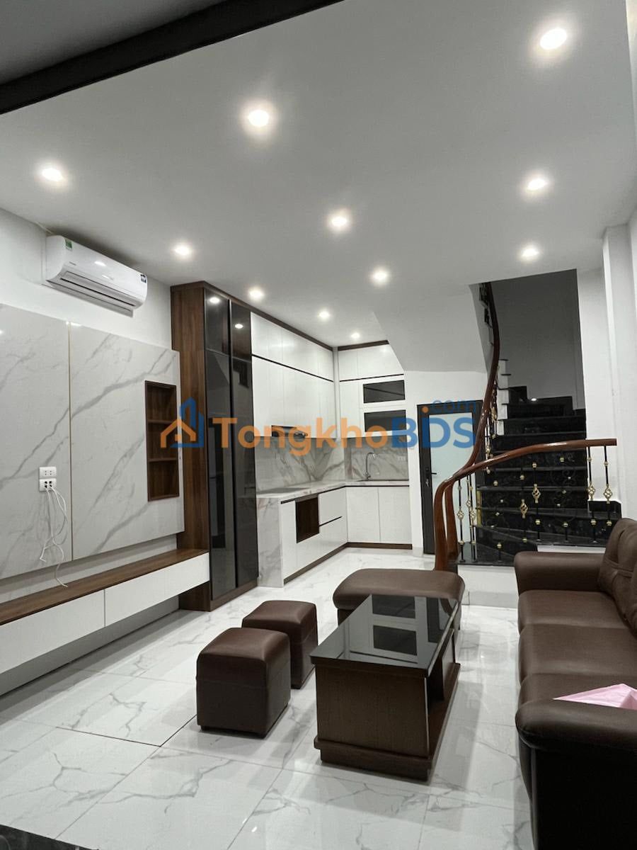 Nhà 38m² 4 Tầng Ngõ Ô Tô Tây Mỗ - Giá 6 Tỷ