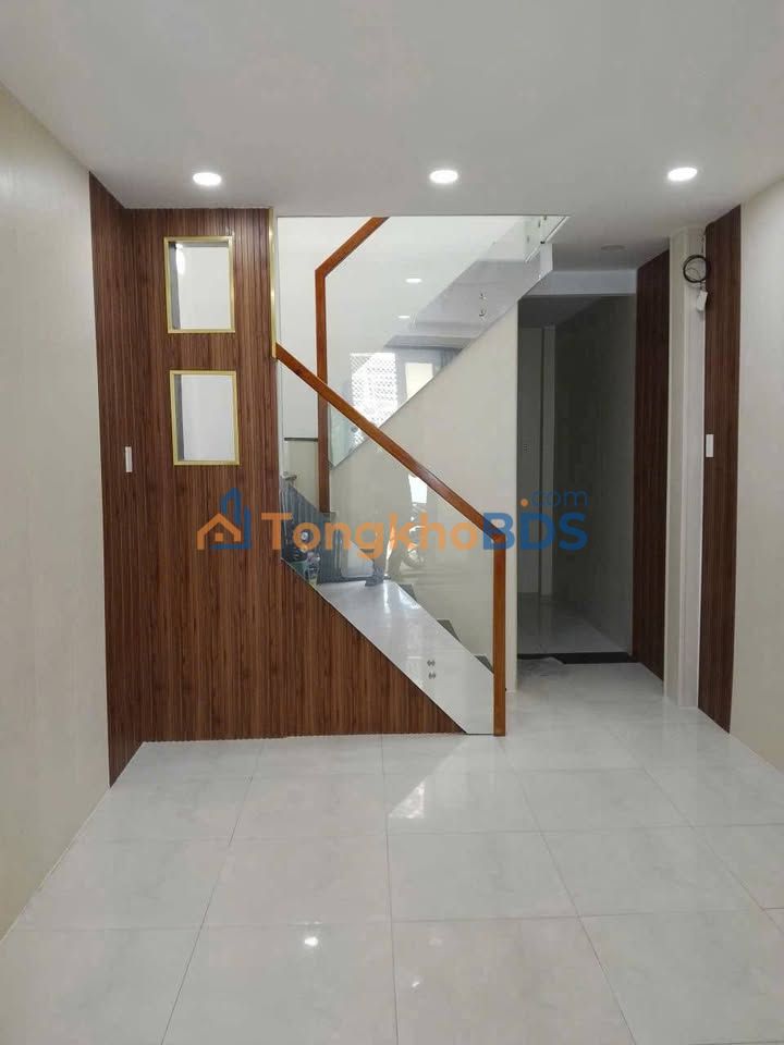 Nhà nguyên căn Tân Bình 32m² 10,5 triệu - Sẵn sàng ở ngay