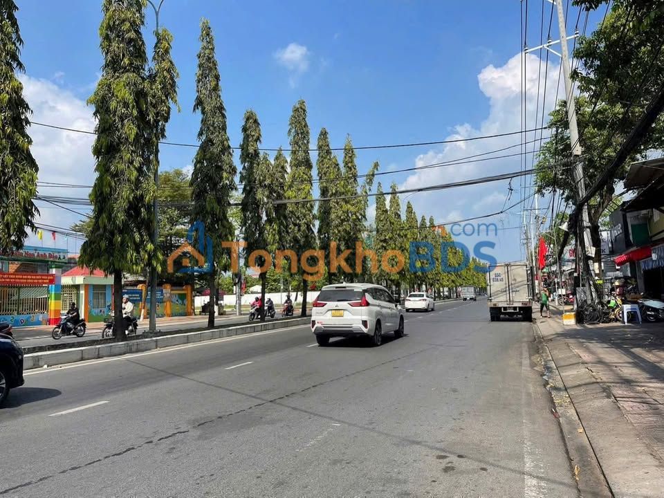 Nhà trệt lầu Nguyễn Văn Cừ 71m² 7 tỷ - Ô tô vào tận nhà