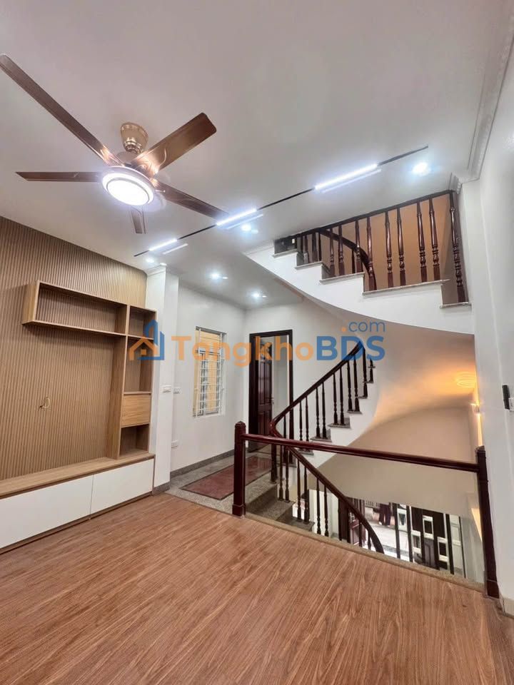 Nhà Mặt Trục Chính 38m² Hà Đông - 3PN, Ô Tô Vào Nhà, Giá 8.x Tỷ