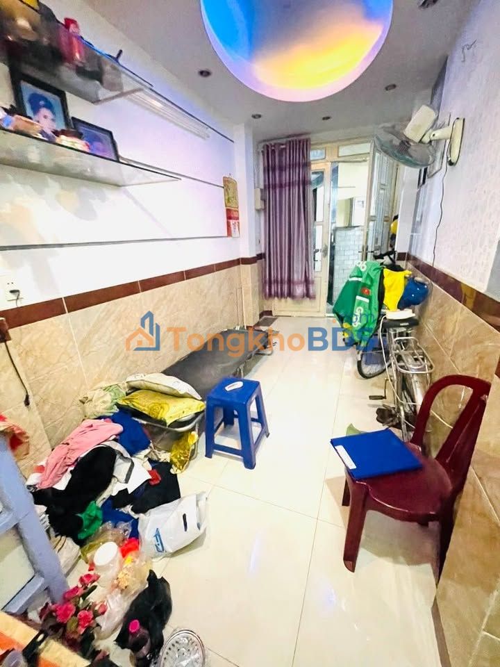 Nhà Quận 4 hẻm 1/Đoàn Văn Bơ 19m² 2.0 tỷ sổ hồng - Chính chủ