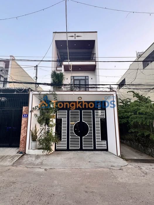 Nhà Mặt Tiền Phạm Ngũ Lão, Kon Tum - 122m², 3 Tầng, Full Nội Thất Gỗ - Giá 4 Tỷ