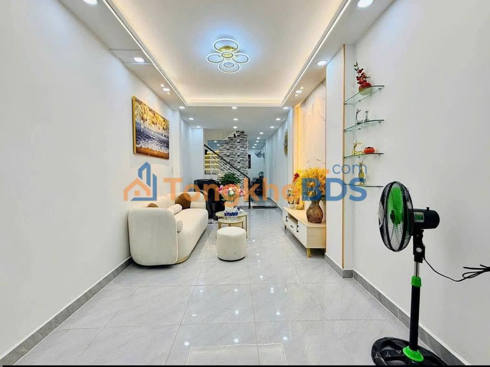 Nhà Gò Vấp 42m² - Full Nội Thất, Gần Emart, Giá 4 Tỷ