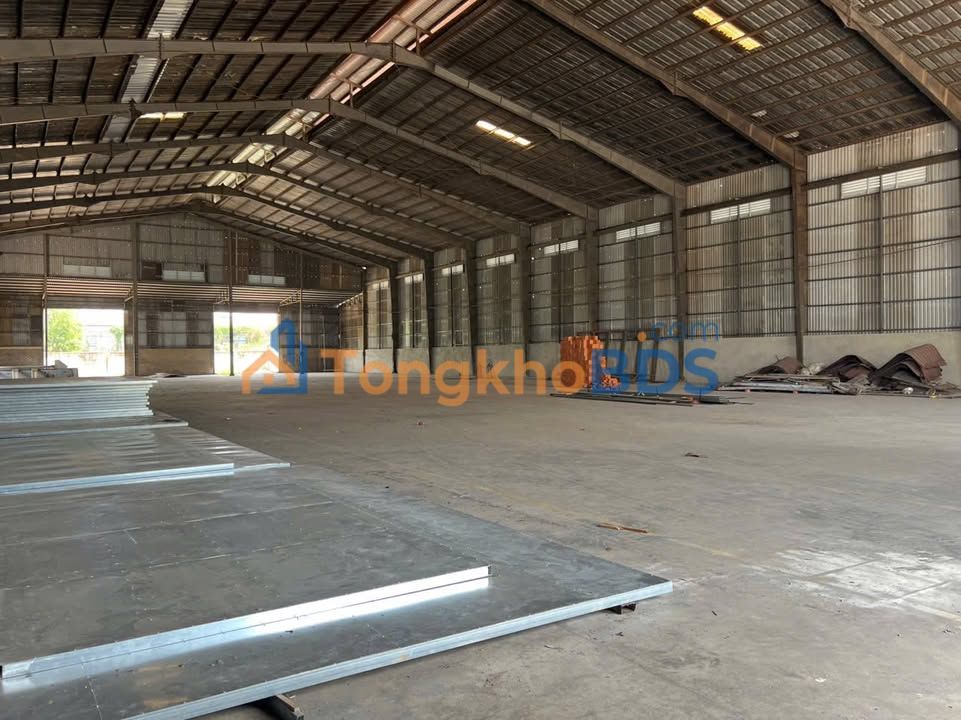 Cho Thuê Xưởng 1800m² Thuận An, Bình Dương - Container
