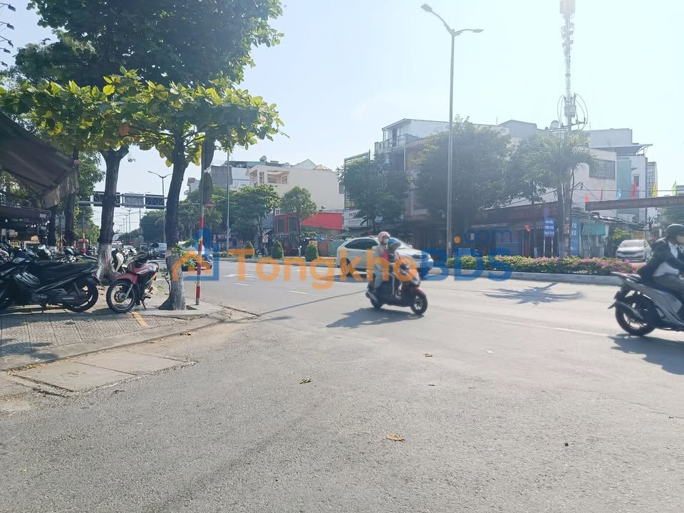 Nhà mặt tiền 2 Tháng 9 Hải Châu 120m² giá 12 tỷ - Kinh doanh sầm uất ngày đêm