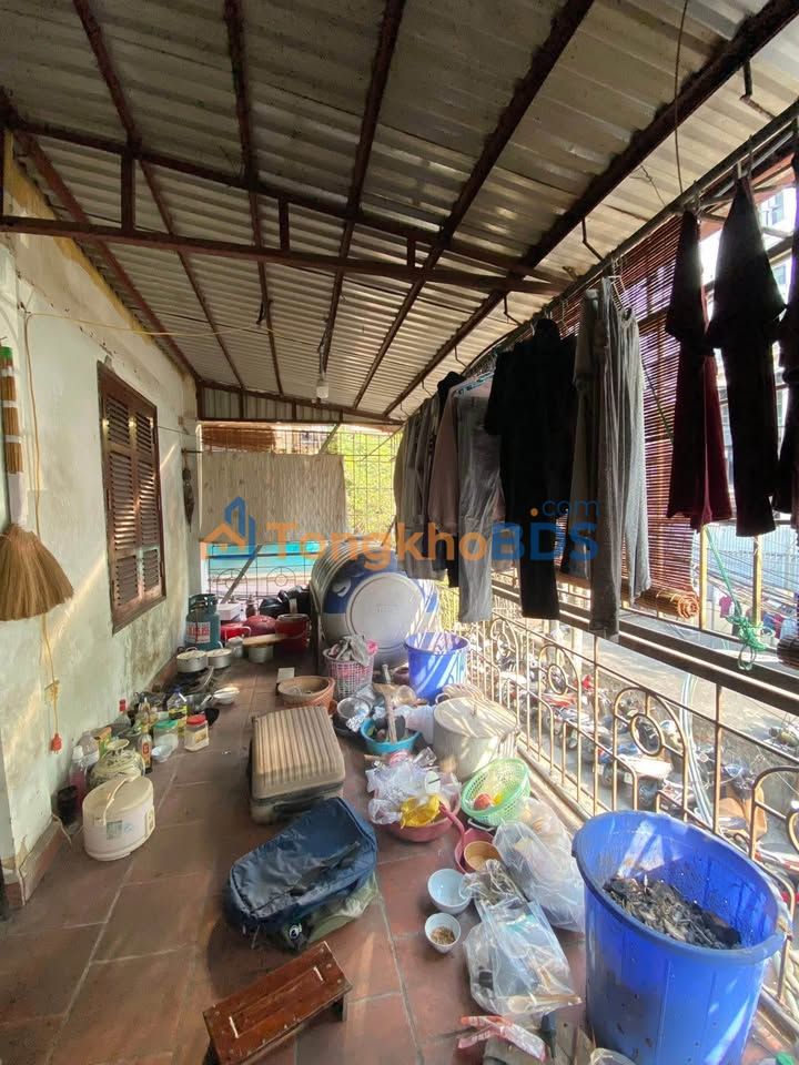 Bán Căn hộ Tập thể Chùa Láng 75m² - Căn Góc Thoáng, Giá Đầu Tư