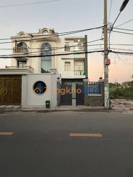 Nhà mặt tiền Long Trường 95m2 8.6 tỷ - Mặt tiền kinh doanh