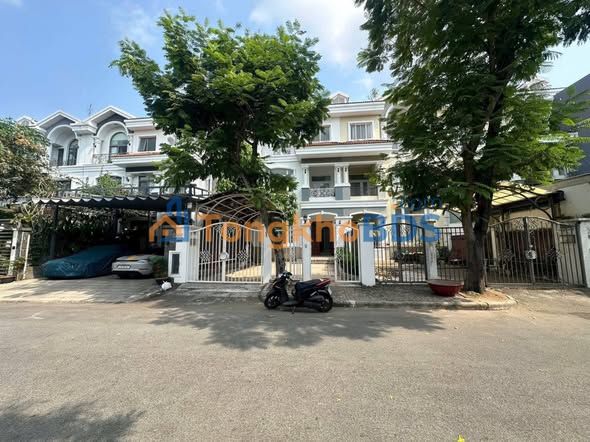 Cho Thuê Biệt Thự Phố Mỹ Phú 3 Quận 7 - 4PN, 140m², 45 Triệu/Tháng