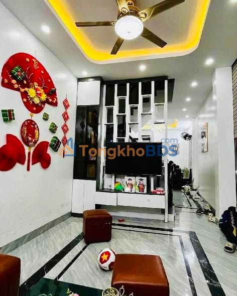 Nhà 57m², 5 Tầng Khương Trung, Sẵn Sàng Ở Ngay - 9.4 Tỷ