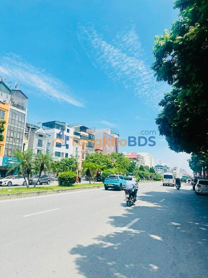 Nhà Phố Hồng Tiến Long Biên 140m² 7 Tầng - 30 Tỷ, Dòng Tiền 1.5 Tỷ/Năm