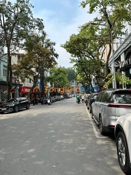 Nhà Phố Cổ Sát Nhà Thờ Lớn 40m² - Mặt Tiền Rộng, Dân Xây, Sẵn Tiền Tỷ