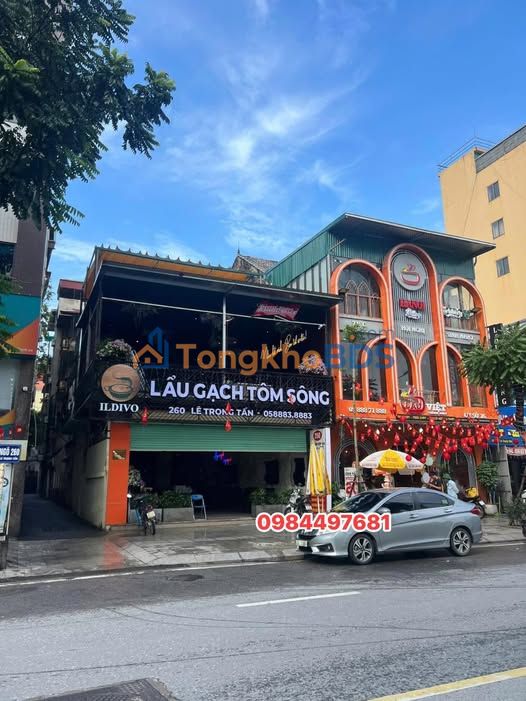 Mat bang Cau Giay 160m2 35 trieu - Mat tien kinh doanh