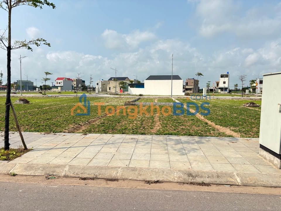 Nhà 90m² TDC Tây Phong, Tiền Hải - View vườn hoa, Giá 1.3 tỷ