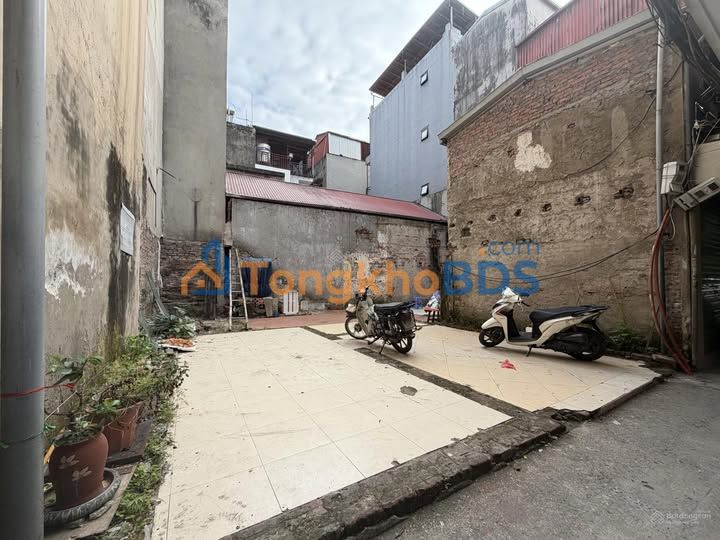 Mặt bằng kinh doanh 100m² view Hồ Tây, Yên Phụ - 35 triệu/tháng