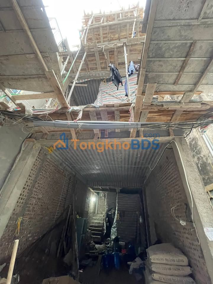 Nhà 5 Tầng Đông Dư 33m² - Ô Tô Đỗ Cổng - Giá Tốt