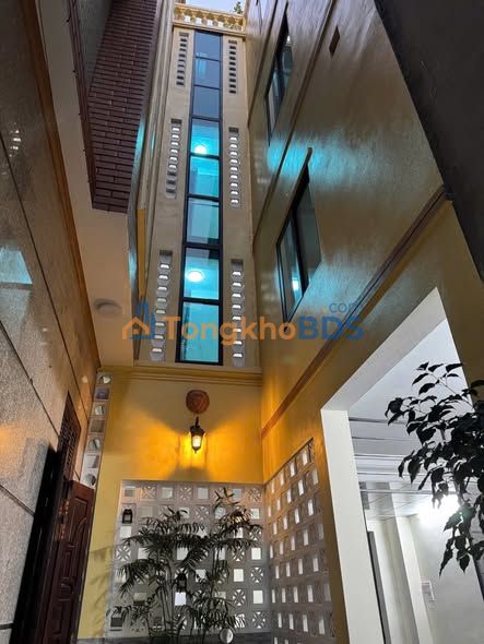 Cho thuê căn hộ dịch vụ Vũ Xuân Thiều, Long Biên - Đủ đồ, giá tốt