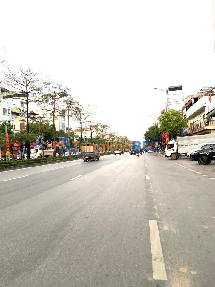 Nhà Phố Nguyễn Văn Cừ, Long Biên - 50m² 4 Tầng, Sổ Hồng Sạch 16 Tỷ