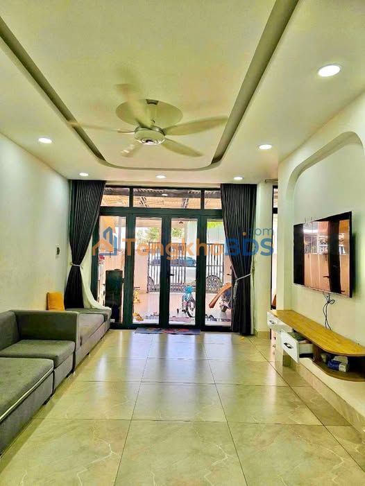 Nhà 2 Mặt Tiền 165m² Đồng Xoài - Giá 1.8 Tỷ, Sổ Đỏ Thổ Cư