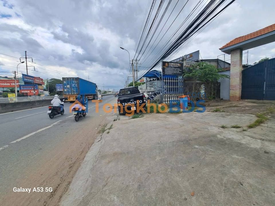 Đất nền Quốc lộ 1A Bến Lức 862m² 20 tỷ - Sổ đỏ chính chủ, xây ngay