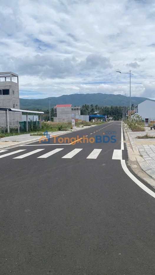 Đất nền Sông Cầu 100m² hướng Nam - Sẵn sổ, giá 2 tỷ