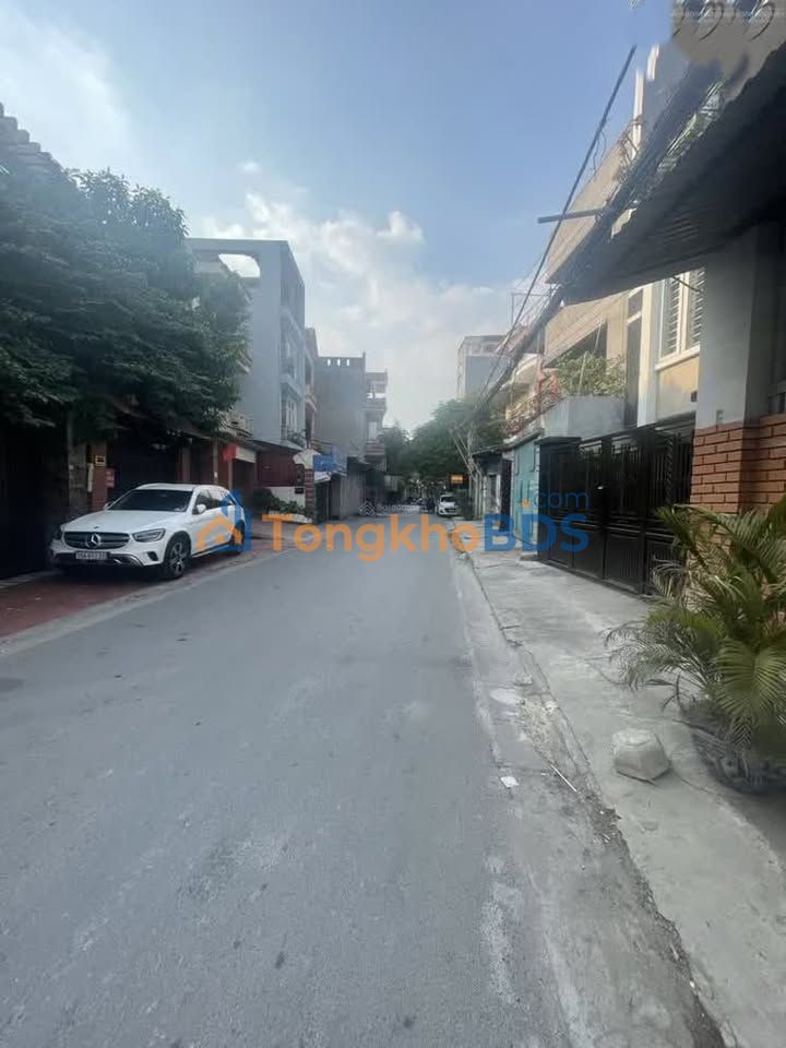 Đất Vàng 100m² Tặng Nhà 2 Tầng Mặt Tiền Tuyến 2 Hồ Sen, Hải Phòng - Kinh Doanh Sầm Uất