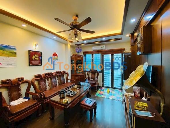 Nhà mặt phố Hoàng Mai 40m² 20.8 tỷ - Mặt tiền kinh doanh