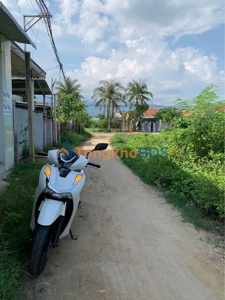 Nhà Cấp 4 Vạn Ninh 121m² - 700 Triệu, Sổ Hồng, Gần Chợ