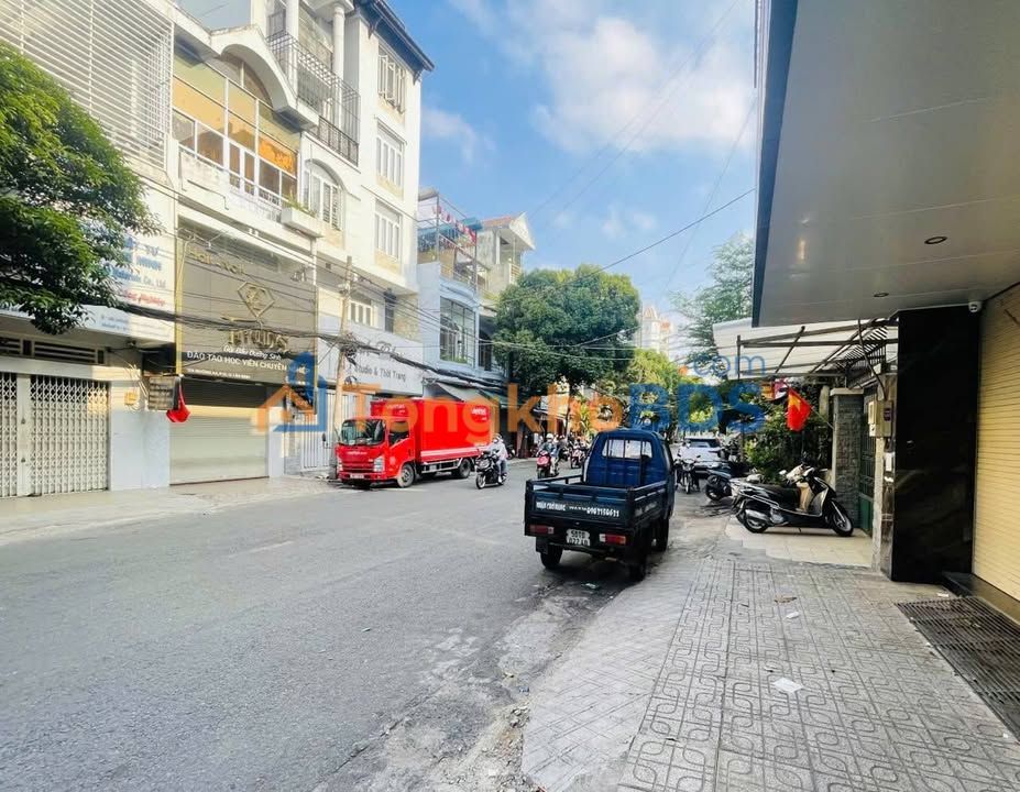 Nhà phố Nguyễn Thái Bình 64m² 18 tỷ - Mặt tiền kinh doanh