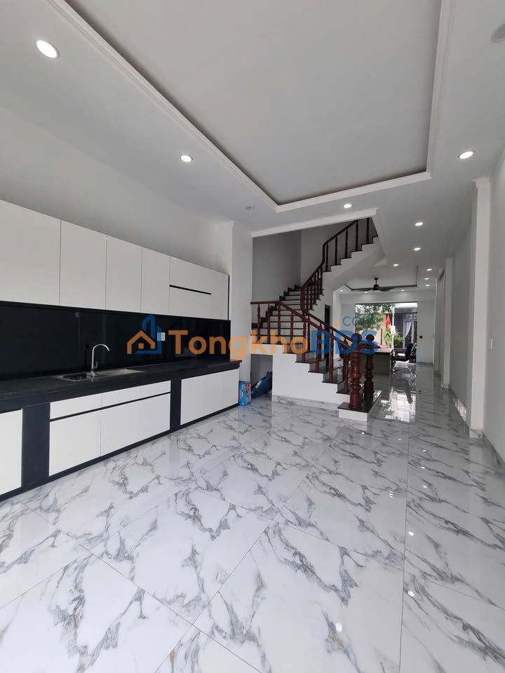 Nhà 3 tầng Nguyễn Trãi 72m² 6 tỷ – Ô tô vào tận nhà