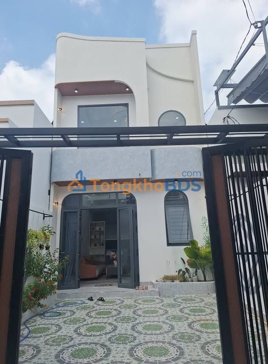 Nhà Phố Full Nội Thất 102m² Đường Triền Đồng, Phú Tân - Giá 2.68 Tỷ