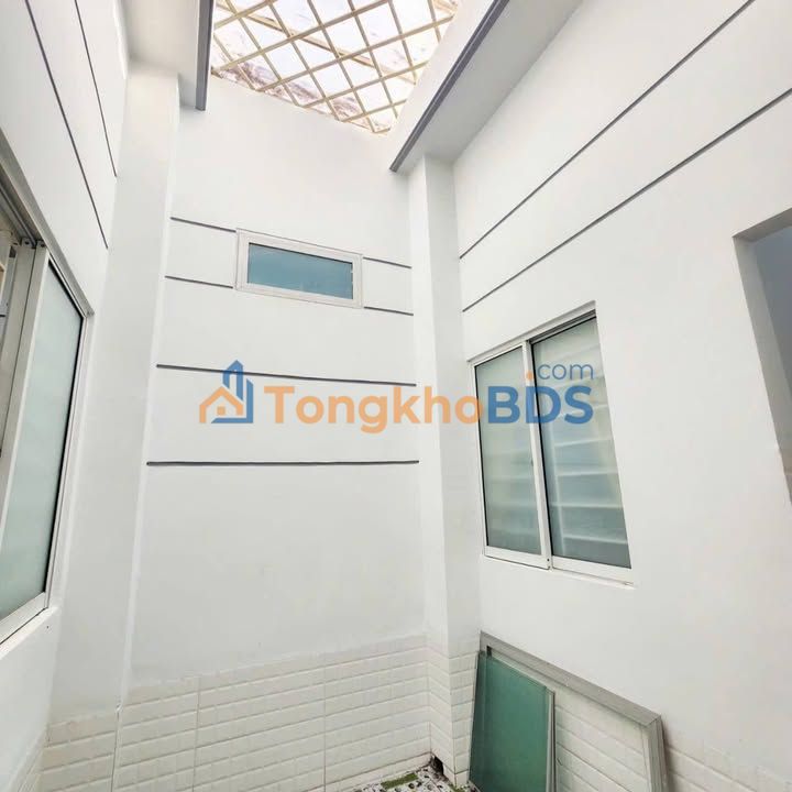 Nhà Mặt Tiền Hẻm Cafe 999 Bến Tre - 118m² Giá 1.6 Tỷ