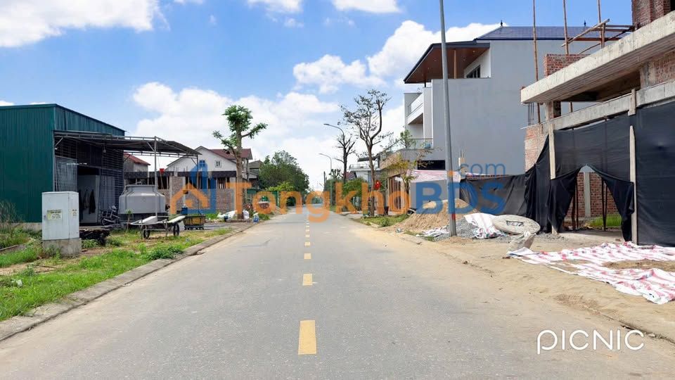 Bán đất 160m² Nguyễn Xí, Hà Tĩnh - Sổ đỏ sẵn sàng, gần Vincom