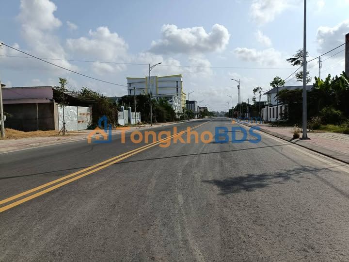 Đất nền mặt tiền Trần Văn Long, Càng Long - 301m² full thổ, giá 2.5 tỷ