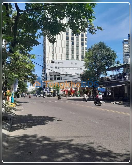 Nhà mặt tiền Quy Nhơn Nguyễn Huệ 250m2 - Cho thuê ngay