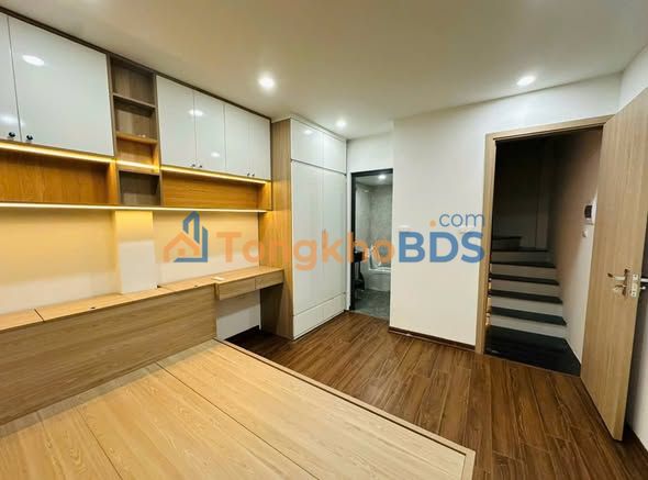 Nhà riêng Ngõ Núi Trúc 30m² 15 triệu - Sẵn sàng ở ngay