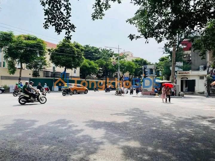 Nhà Phố Nguyễn Thái Học 56m² (5 Tầng) - 21.39 Tỷ - Ô Tô Đỗ Cửa