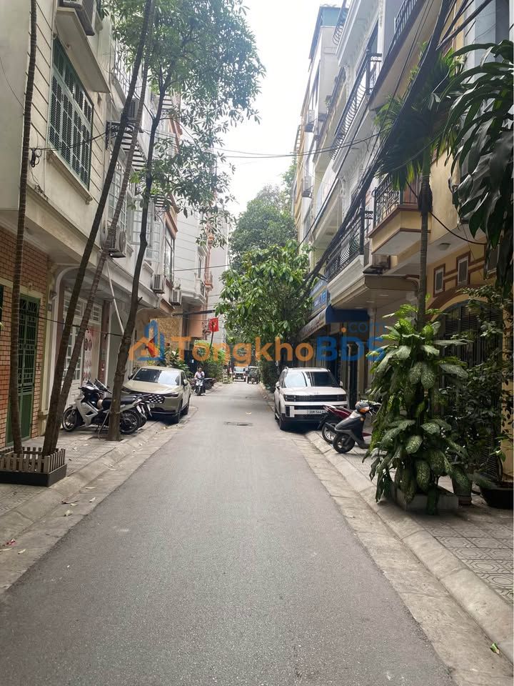 Nhà riêng Lạc Trung 45m2 giá 14 tỷ - Ô tô vào tận nhà