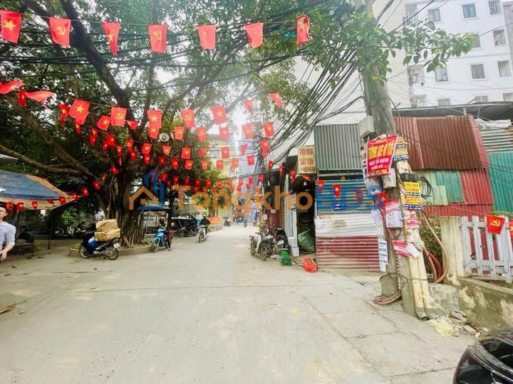 Nhà 32m², 5 Tầng Ngõ 123 Yên Xá, Thanh Trì - Sổ Hồng Vuông Vắn