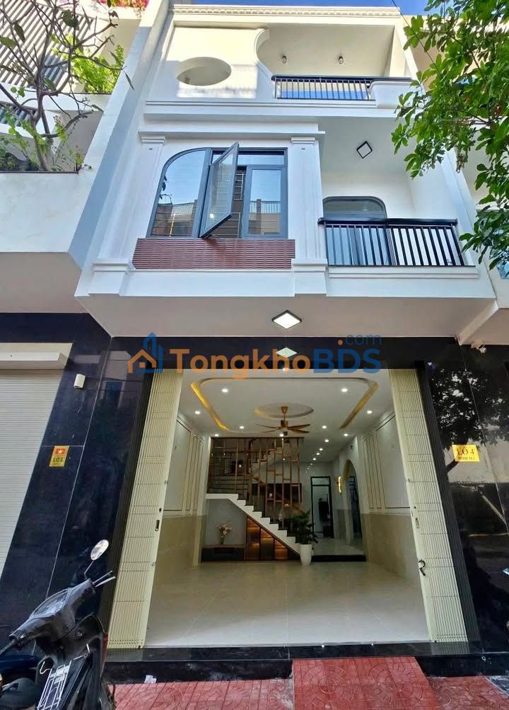 Nhà Mặt Tiền Quy Nhơn 80m² - 4PN, Sẵn Nội Thất, Giá 6.49 Tỷ