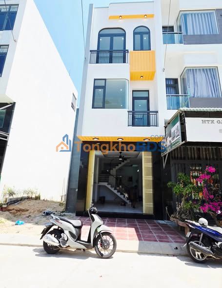 Nhà Mặt Tiền 3 Tầng Phường Trần Phú, Quy Nhơn - 40m² Giá 3.2 Tỷ