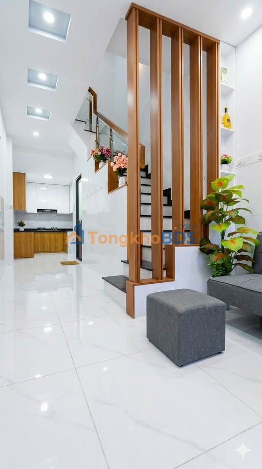 Nhà 33m² CMT8, P10, Q3 - Mới Tinh, Giá 4 Tỷ TL - Sẵn Sàng Vào Ở Ngay!