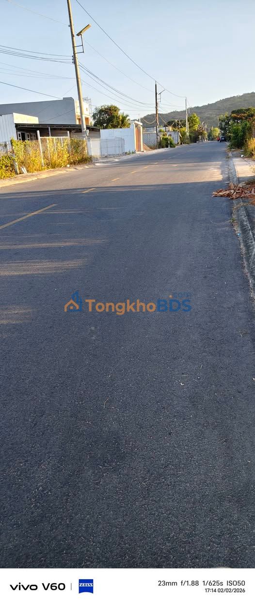 Bán Đất Long Điền BRVT - 300m² Sổ Thổ Cư, Mặt Tiền Đường Nhựa 1.6 Tỷ