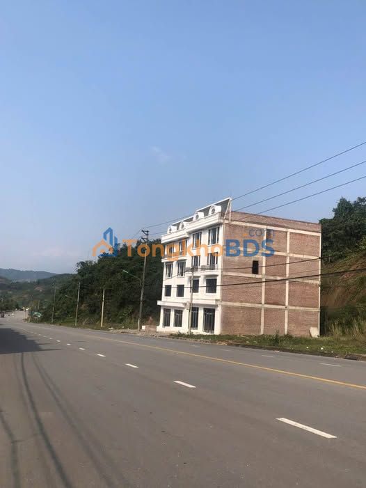 Nhà Xây Thô 4 Tầng Mặt Tiền 5m - Sổ Riêng Từng Căn, Lào Cai