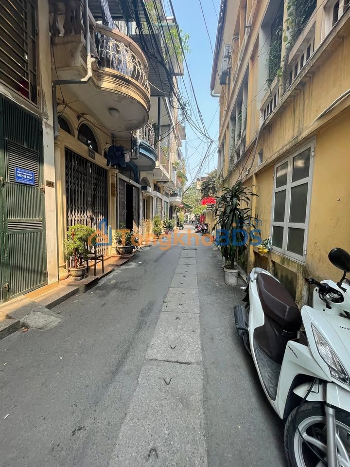 Nhà phố Hai Bà Trưng 34m² 10.8 tỷ - Mặt tiền kinh doanh