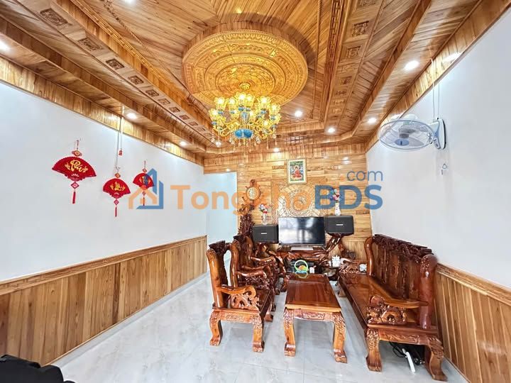 Nhà Đà Lạt 100m² - 2.45 Tỷ, Sổ Hồng Riêng, Tặng Full Nội Thất