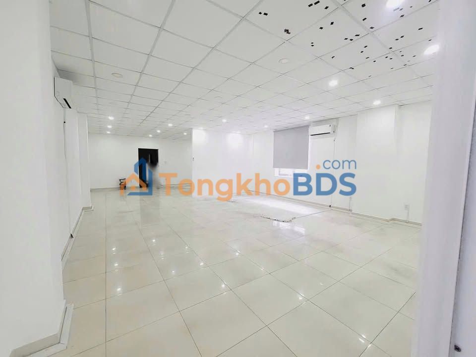 Nhà phố Núi Thành 700m² 75 triệu - Mặt tiền kinh doanh